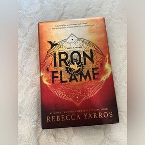 Iron Flame 🔥 - 2nd Book in Fourth Wing Series